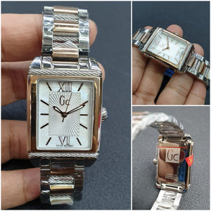 MONTRE GUESS COLLECTION Femme Y32002L1